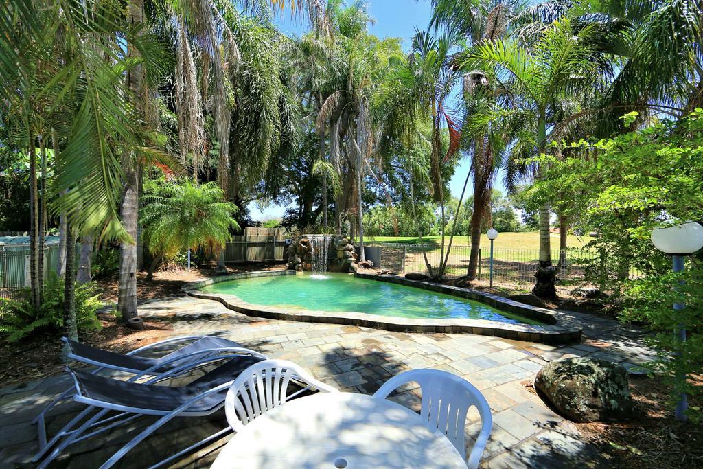 Bargara Gardens Boutique Villas Extérieur photo