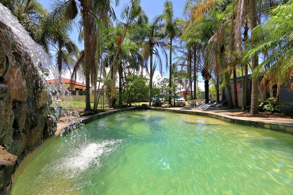 Bargara Gardens Boutique Villas Extérieur photo